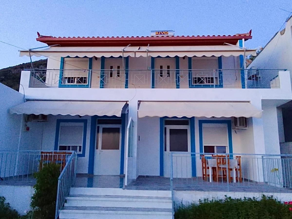 Vila Gusti Guest House Borsh Exterior photo