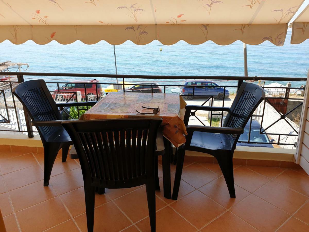 Vila Gusti Guest House Borsh Exterior photo